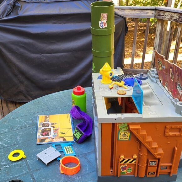 Teenage Mutant Ninja Turtle Sewer Home  (1989 Mirage Studios) VINTAGE USED - Picture 16 of 16